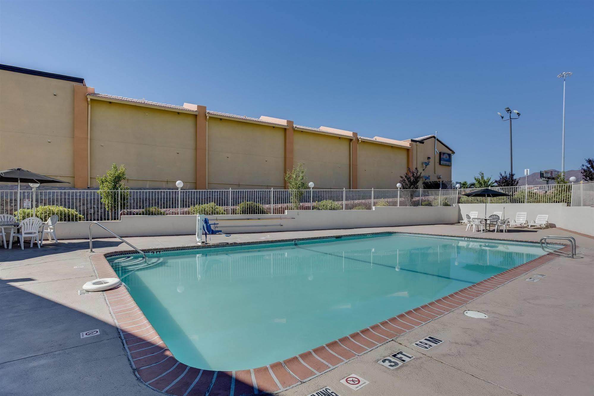 Motel 6-El Paso, Tx - West Exterior photo