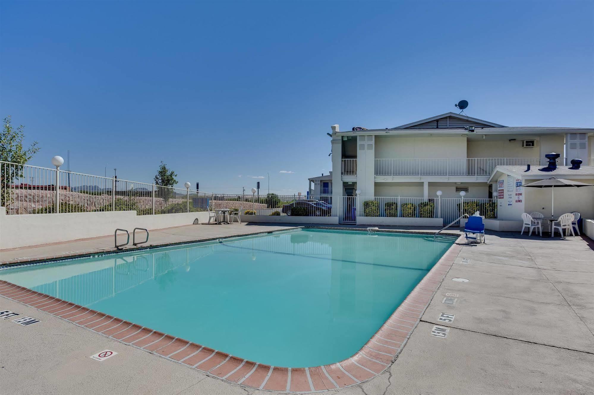 Motel 6-El Paso, Tx - West Exterior photo