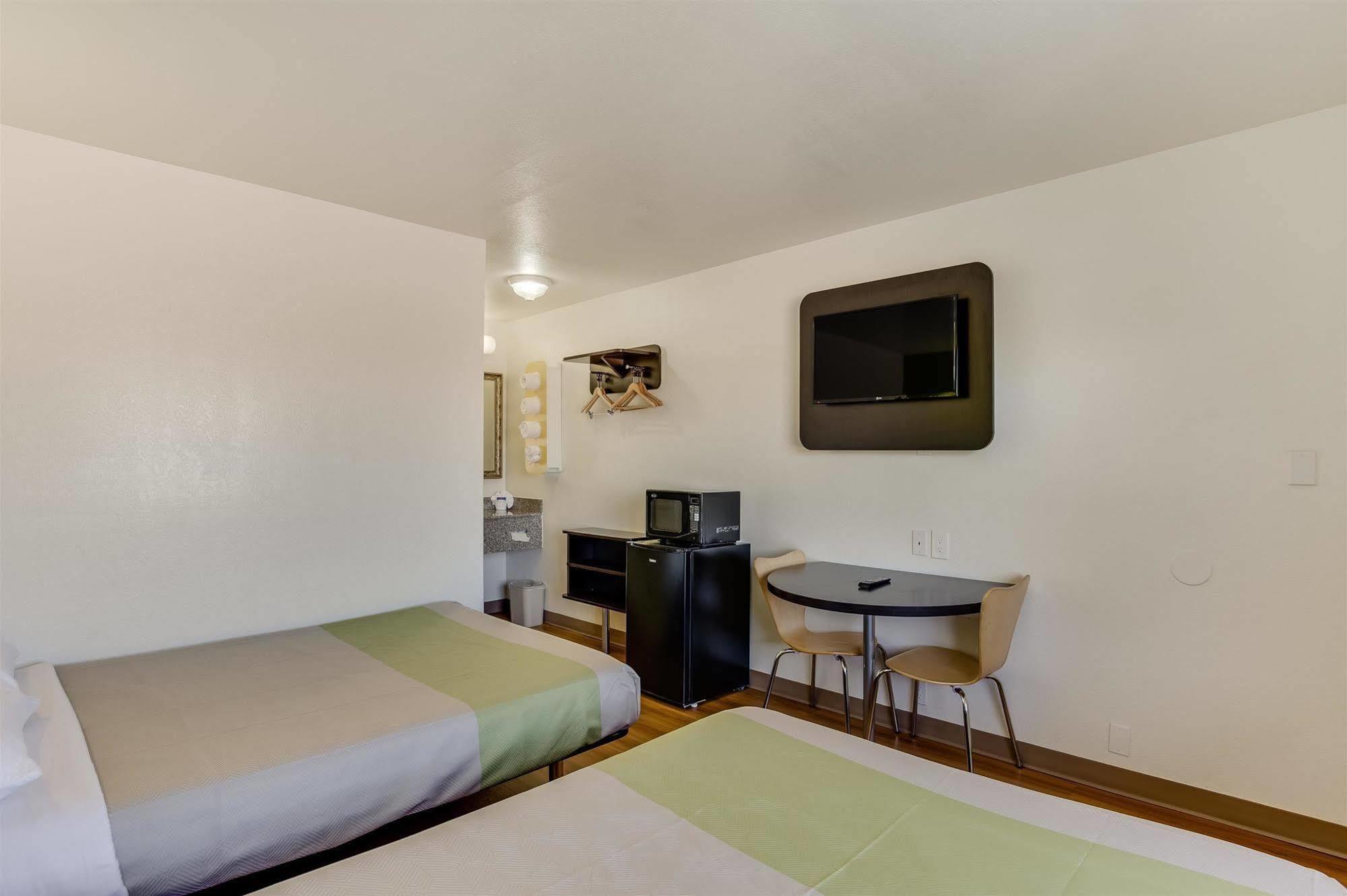 Motel 6-El Paso, Tx - West Exterior photo